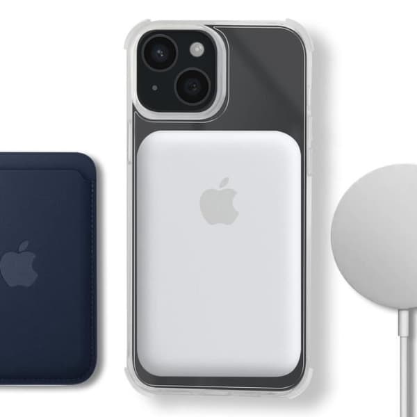 Skal till iPhone 15 Plus Karl Lagerfeld - Silikongelförstärkta hörn - Genomskinlig