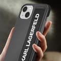 Miniatyrbild 3 av 4: Fodral till iPhone 13 Stötsäker med elastisk rem Karl Lagerfeld Svart