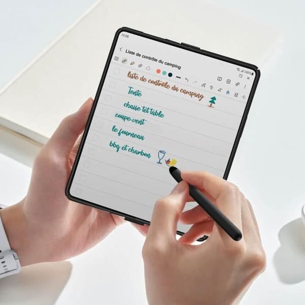 Fodral till Galaxy Z Fold 4 Soft Touch med skärmfilm Touch Pen Svart