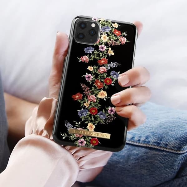Coque iPhone 11 Pro - Ideal of Sweden - Floral Dark - Resistenta - Svart - Hård