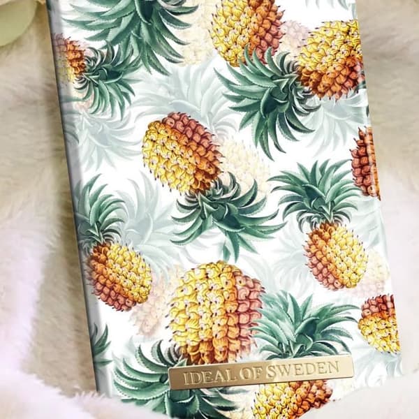 Pineapple Bonanza Ideal of Sweden iPhone 6 Plus, 6S Plus, 7 Plus och 8 Plus Fodral