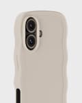 Miniatyrbild 3 av 4: holdit iPhone 16 Plus Skal Wavy Light Beige