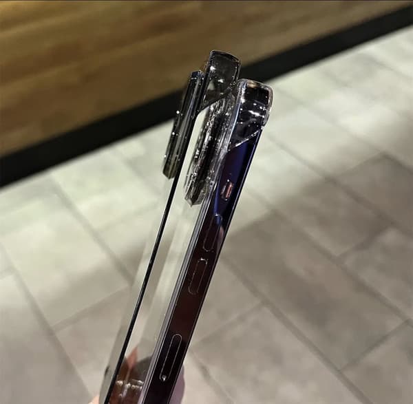 INF Erittäin ohut kirkas kotelo iPhone 16:lle