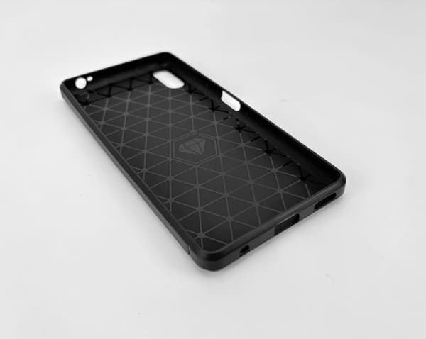 INF Beskyttende TPU Telefoncover til Sony Xperia L3 - Sort