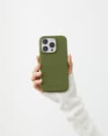 Miniatyrbild 6 av 6: Silicone Case iPhone 15 Pro Max Khaki