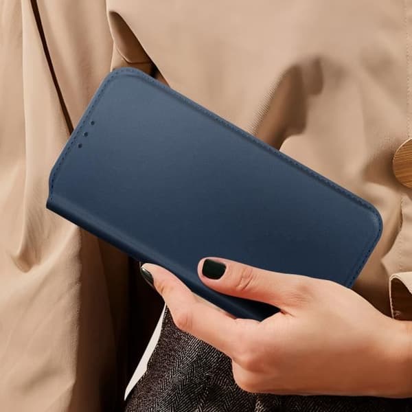 Etui för iPhone 16 Pro med klappa, kreditkortsfack och videostöd i blå natt.