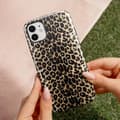 Miniatyrbild 5 av 5: Coque för iPhone 12 och 12 Pro Elegant Mönster Player Burga Brun