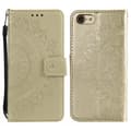 Miniatyrbild 1 av 6: iPhone 16e Fodral Mandala Läder Guld