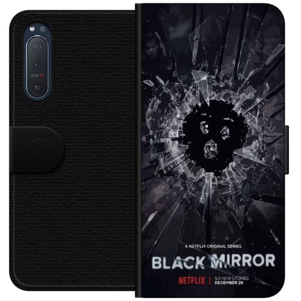 Sony Xperia 5 II Lompakkokotelo Black Mirror Sci-Fi Netflix -sarja Dystopia Teknologia Cyberpunk Synkkä TV Videopeli Teema