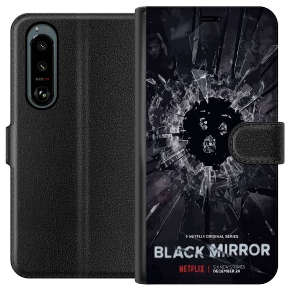 Sony Xperia 5 III Lompakkokotelo Black Mirror Sci-Fi Netflix -sarja Dystopia Teknologia Cyberpunk Synkkä TV Videopeli Teema