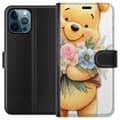 Miniatyrbillede 1 af 3: Apple iPhone 12 Pro Max Tegnebogsetui Nalle Puh med blomster - klassisk børnefavorit i en blomstrende forårs miljø