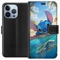 Pikkukuva 1 / 4: Apple iPhone 13 Pro Lompakkokotelo Stitch kilpikonnalla - söpö sininen avaruusolento trooppisessa rantaympäristössä Disneyn tapaan