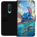 Pikkukuva 1 / 3: OnePlus 8 Lompakkokotelo Stitch kilpikonnalla - söpö sininen avaruusolento trooppisessa rantaympäristössä Disneyn tapaan