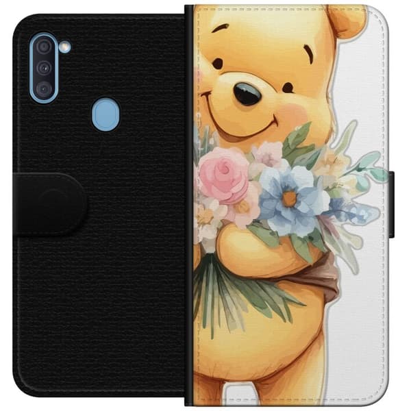 Samsung Galaxy A11 Lommeboketui Nalle Puh med blomster - klassisk barnefavoritt i en blomstrende vår miljø