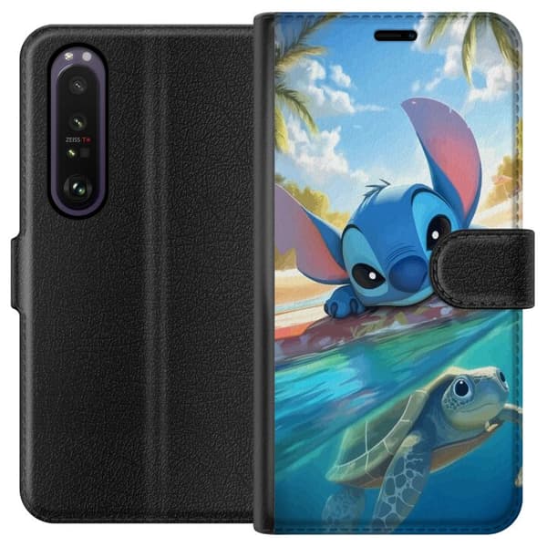 Sony Xperia 1 III Tegnebogsetui Stitch med skildpadde - sød blå alien i tropisk strandmiljø fra Disney
