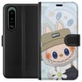 Pikkukuva 1 / 3: Sony Xperia 5 III Lompakkokotelo Labubu hattuineen - Pop Mart -hahmo Mr. Butcher retrotyylillä ja luonteella