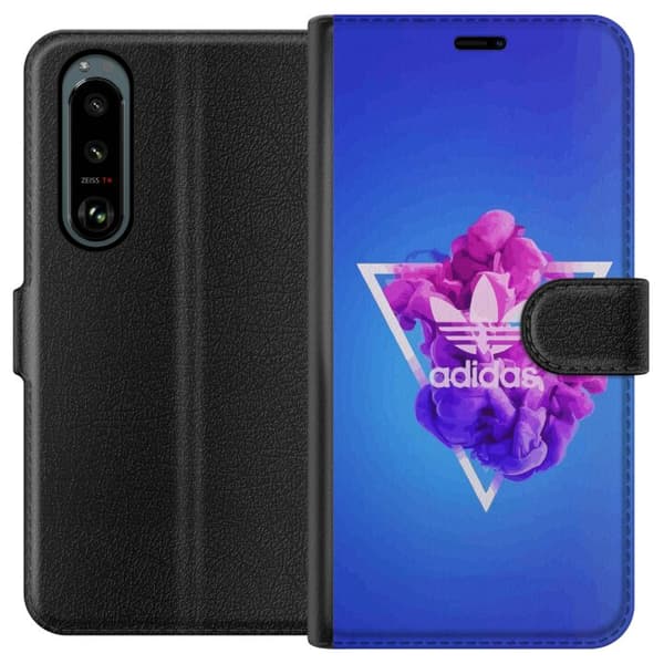 Sony Xperia 5 III Lompakkokotelo Adidas-inspiroitunut sininen muotoilu - urheilullinen motiivi retro-vibeillä sinisissä sävyissä