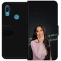 Miniatyrbild 1 av 3: Huawei Y6 (2019) Plånboksfodral Kim Kardashian – Trending Outfits 2025