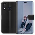Pikkukuva 1 / 3: Samsung Galaxy A40 Lompakkokotelo Lisa from Blackpink – K-pop Style Icon