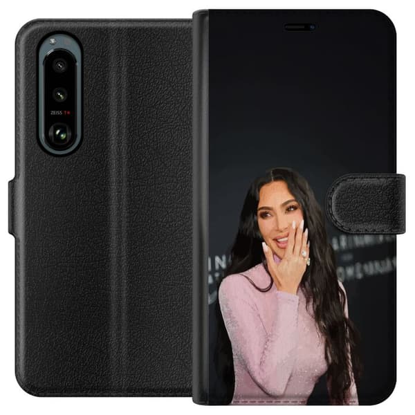 Sony Xperia 5 III Tegnebogsetui Kim Kardashian – Trending Outfits 2025