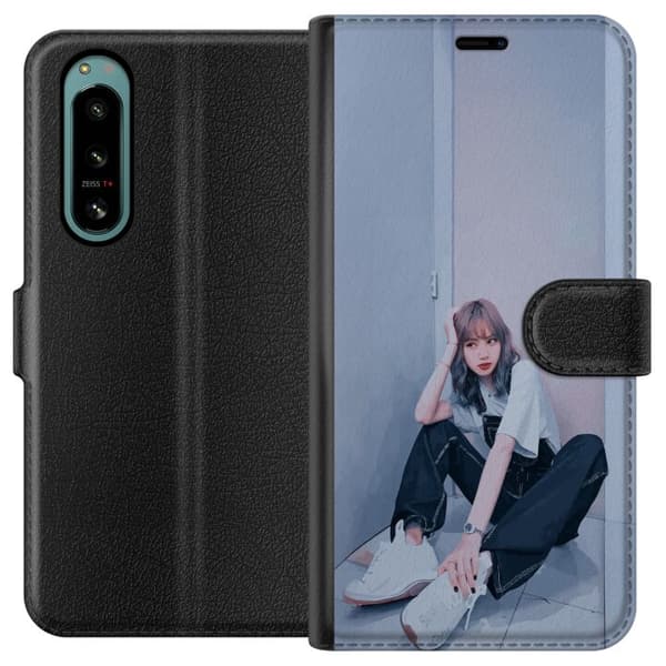 Sony Xperia 5 IV Lommeboketui Lisa from Blackpink – K-pop Style Icon