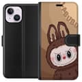 Miniatyrbilde 1 av 3: Apple iPhone 15 Plus Lommeboketui Labubu Sky Kosebamse - Hvit og Blå Design med Søt Stil