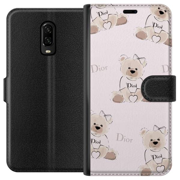 OnePlus 6T Plånboksfodral Teddy Dior Vibes – lyxig nalle i fashionstil