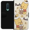Miniatyrbilde 1 av 3: OnePlus 8 Lommeboketui Nalle Pooh stil - klassisk bjørnemotiv i en ny tolkning