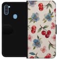 Miniatyrbillede 1 af 3: Samsung Galaxy A11 Tegnebogsetui Bær & Blomster - mønster med blå blomster og skovbær