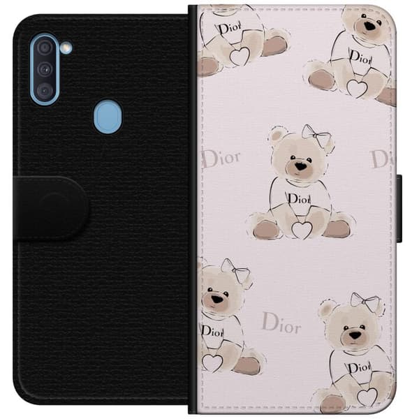 Samsung Galaxy A11 Lompakkokotelo Teddy Dior Vibes - ylellinen nalle muotityyliin