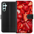 Miniatyrbillede 1 af 3: Samsung Galaxy A34 Tegnebogsetui Jordbærmønster - sødt motiv med sommerstemning