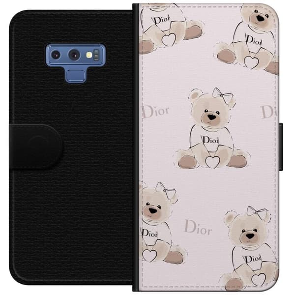 Samsung Galaxy Note9 Plånboksfodral Teddy Dior Vibes – lyxig nalle i fashionstil