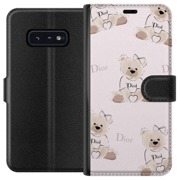 Samsung Galaxy S10e Lompakkokotelo Teddy Dior Vibes - ylellinen nalle muotityyliin