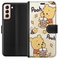 Pikkukuva 1 / 3: Samsung Galaxy S21 Lompakkokotelo Nalle Pooh - klassinen karhumotiivi uudessa tulkinnassa