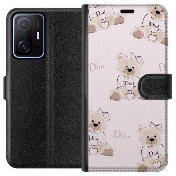 Xiaomi 11T Plånboksfodral Teddy Dior Vibes – lyxig nalle i fashionstil