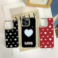 Miniatyrbillede 4 af 4: INF Spejlmalet telefoncover til iPhone 16 Plus - Sort hjerte