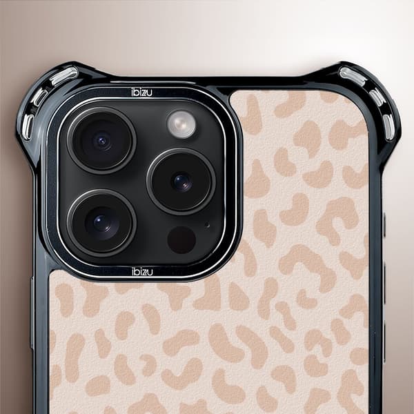 iPhone 15 Pro Max IBIZU DropGuard Ultra-skal med MagSafe, Boho, Delikat leopardmönster