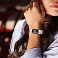 Miniatyrbild 2 av 2: Fitbit Charge 5 lyxigt klockarmband i rostfritt stål med tre pärlor - Silver