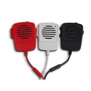 Ovanlig fotgängarsats med i Phone CB-radio och smartphone-tillbehör smartphone-surfplatta.