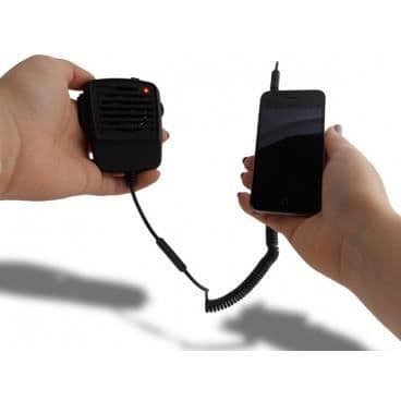 Ovanlig fotgängarsats med i Phone CB-radio och smartphone-tillbehör smartphone-surfplatta.