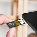 Miniatyrbild 1 av 4: Ersättningsfack för SIM-kort - Samsung Galaxy A32 - Svart - 2 nano SIM-kortplatser och 1 micro-SD-fack