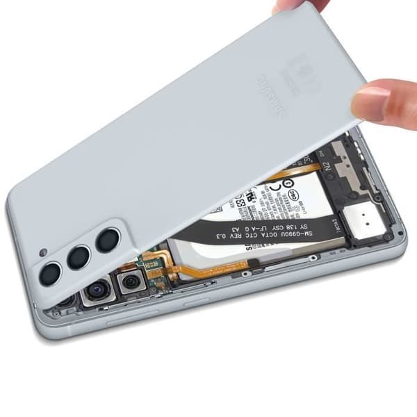 Samsung Galaxy S21 FE Batteriskal Original Samsung vit med lins
