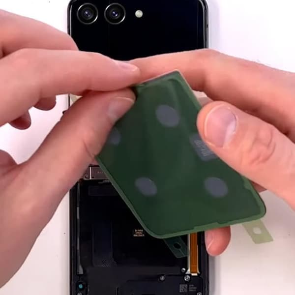 Bakrutelim för Galaxy Z Flip 5 Stark Fixerande Original Samsung