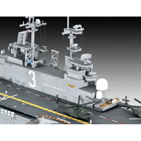 Revell TRANSPORTÖR DASSAUT USS WASP KLASS - 05178