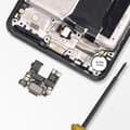 Miniatyrbild 4 av 4: USB C-laddningsanslutning för Motorola Edge 40 Neo + svart mikrofon