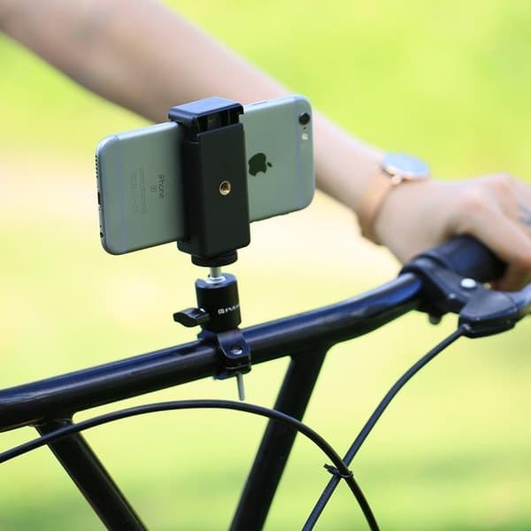 Universaali matkapuhelimen pidike kamerakiinnikkeellä / Selfiestick-kiinnikkeellä