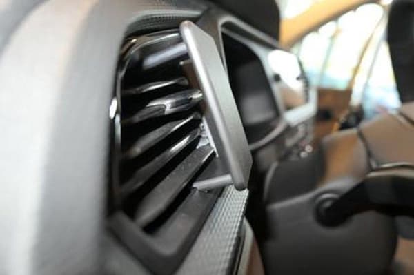 Proclip VW Transporter T6.1 20- Vasen kiinnitys