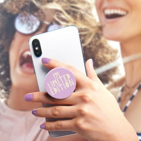 PopGrip Hold and Support Design Jag är en begränsad upplaga av flerfärgade PopSockets