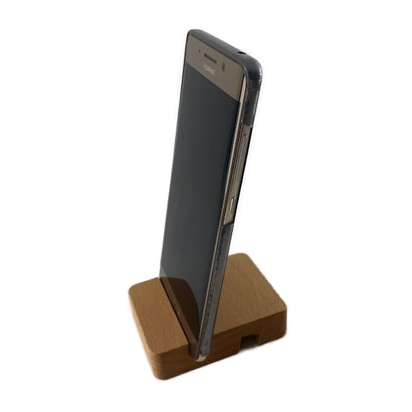Minimalistisk stander til mobiltelefon - træ