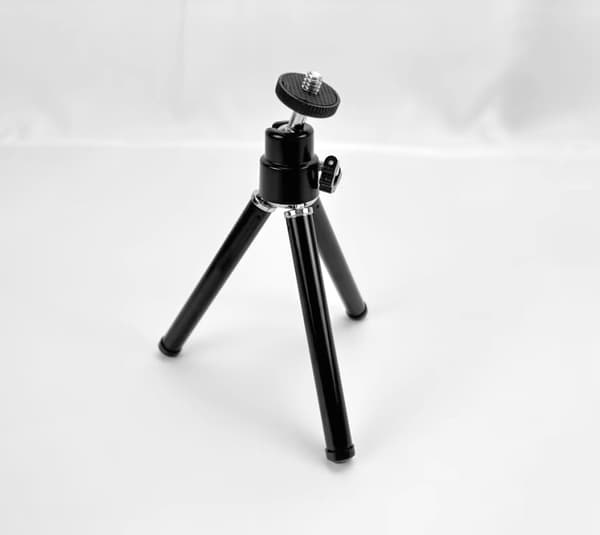 INF Kompakt metalstativ til smartphones og projektorer